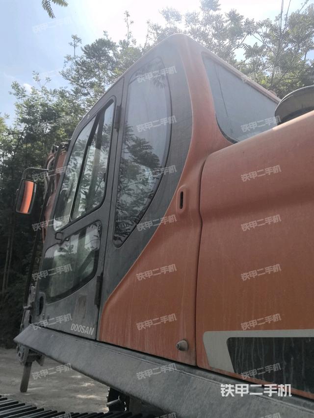 駕駛室左后45度（駕駛室部分）