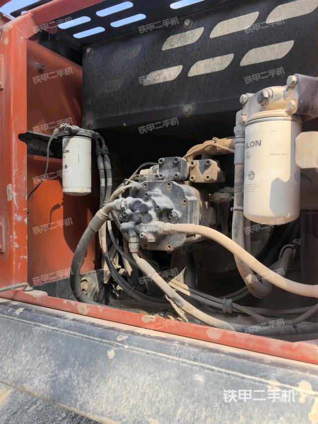 液壓泵斜45?右（大件艙室）