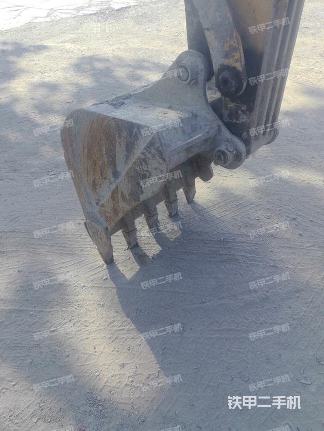 鏟斗45度(工作和回轉裝置) 鏟斗45度(工作和回轉裝置)