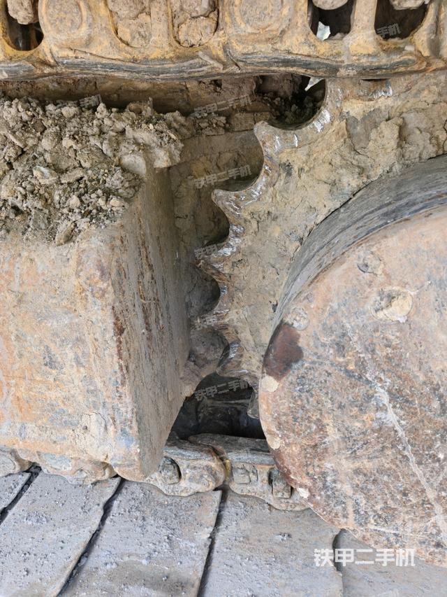 右驱动轮（行走机构）