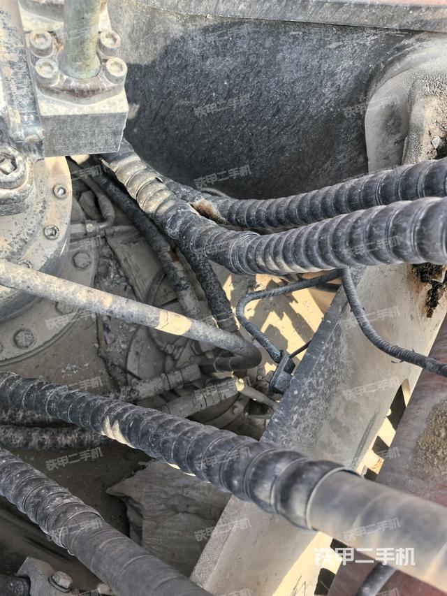 中央回轉(zhuǎn)接頭特寫（上車部件）