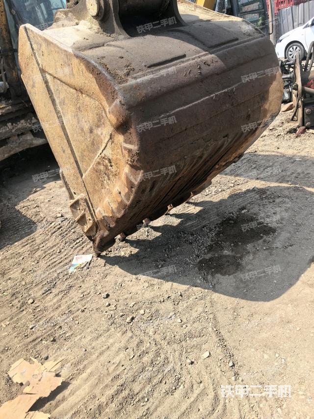 鏟斗右后整體（工作和回轉(zhuǎn)裝置）