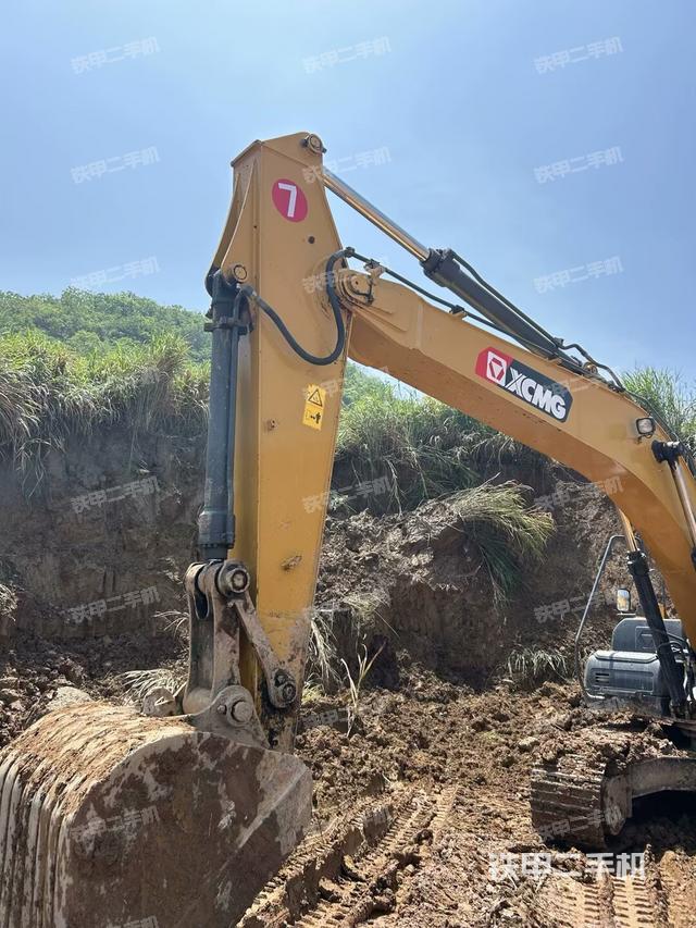 大臂整體?右側(cè)(工作和回轉(zhuǎn)裝置) 大臂整體?右側(cè)(工作和回轉(zhuǎn)裝置)