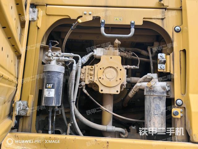 液壓泵艙室正面整體(整機(jī)外觀) 液壓泵艙室正面整體(整機(jī)外觀)