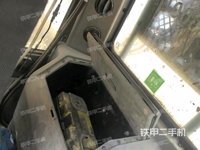 座椅左側(cè)控制臺/音響/含左手柄（駕駛室部分）