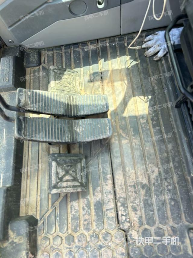 座椅后部(駕駛室部分) 座椅后部(駕駛室部分)