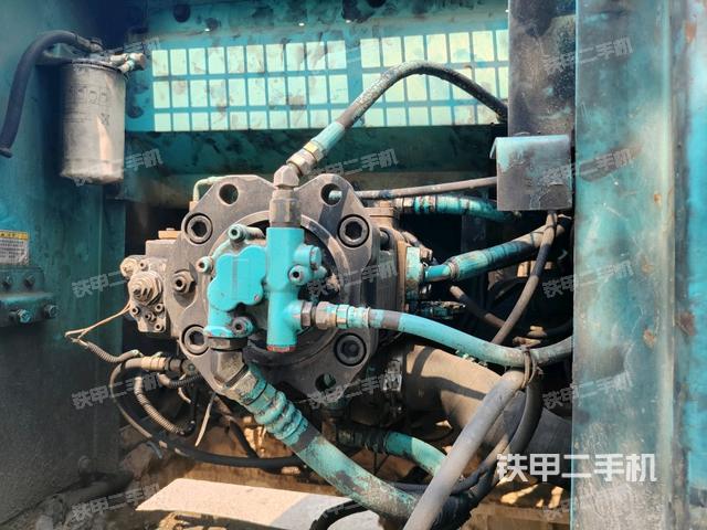 液壓泵斜45?右(大件艙室) 液壓泵斜45?右(大件艙室)