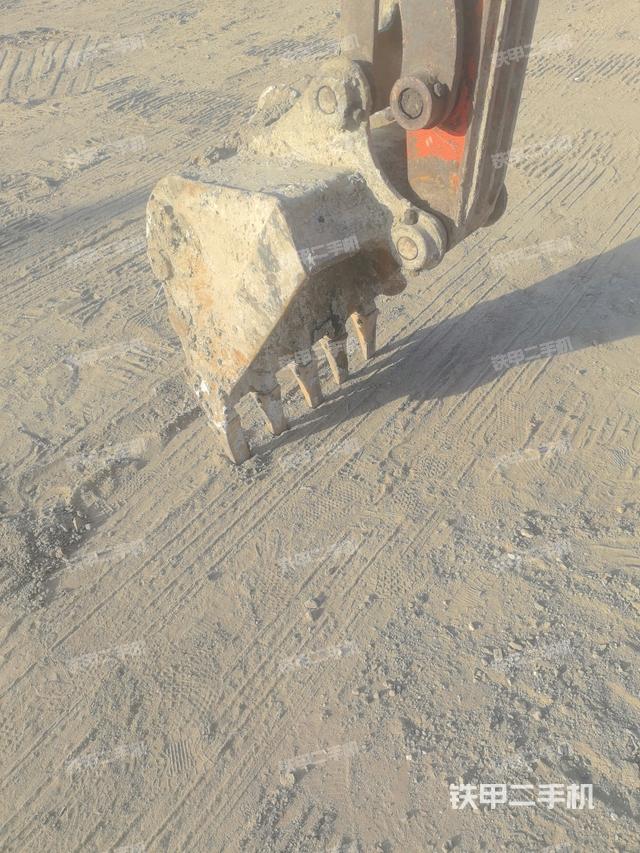 铲斗右后整体（工作和回转装置）