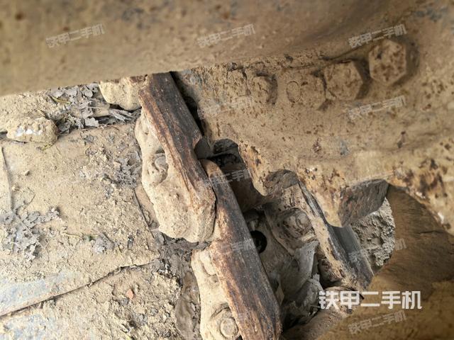 右側(cè)行走馬達蓋板(行走機構(gòu)) 右側(cè)行走馬達蓋板(行走機構(gòu))