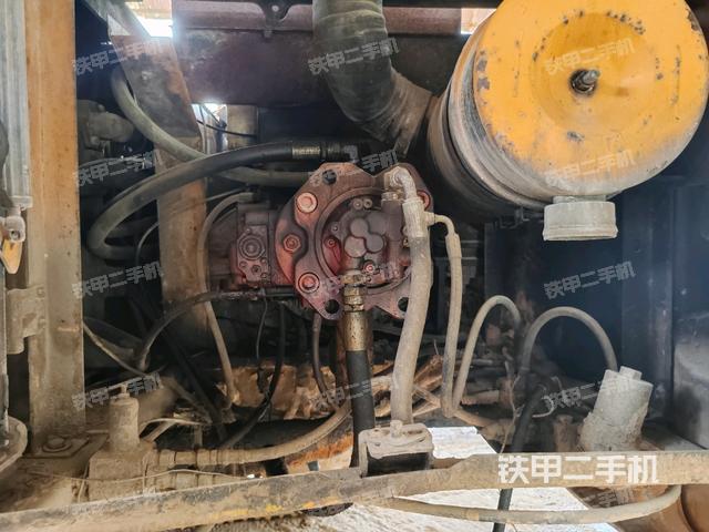 液壓泵斜45?左（大件艙室）