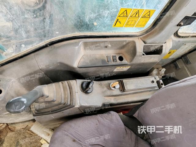 后窗玻璃角標(biāo)(駕駛室部分) 后窗玻璃角標(biāo)(駕駛室部分)