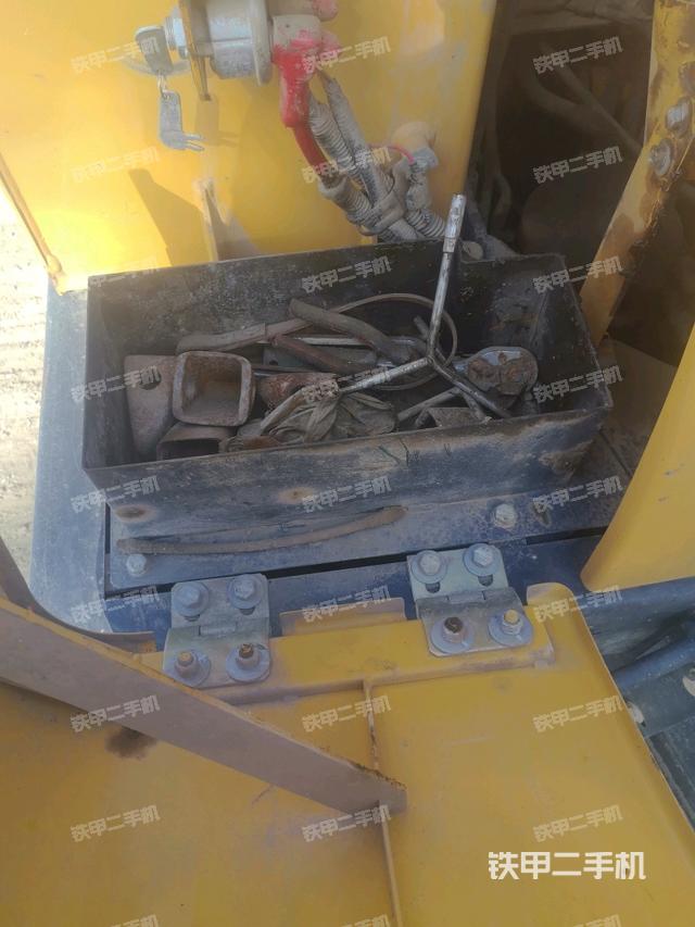 電瓶(大件艙室) 電瓶(大件艙室)