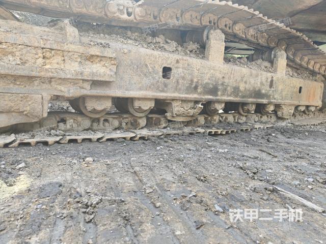 右侧履带整体（行走机构）