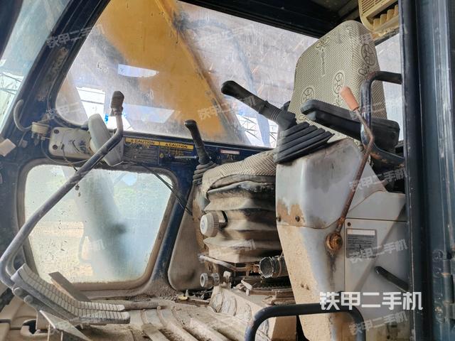 座椅后部（駕駛室部分）