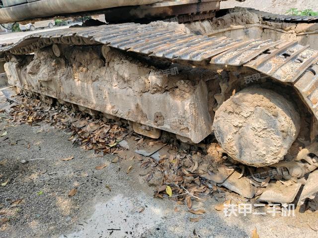 左側(cè)履帶整體?(行走機(jī)構(gòu)) 左側(cè)履帶整體?(行走機(jī)構(gòu))