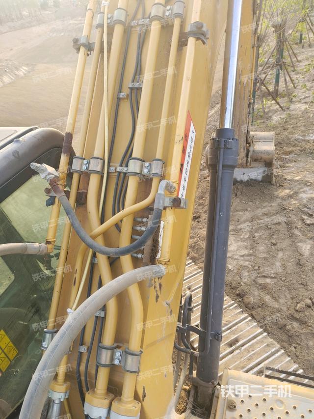 大臂背部俯視（工作和回轉(zhuǎn)裝置）