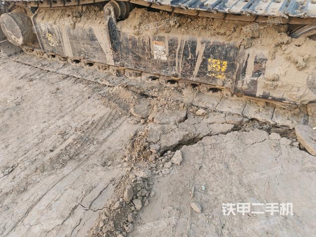 右側(cè)履帶整體?（行走機(jī)構(gòu)）