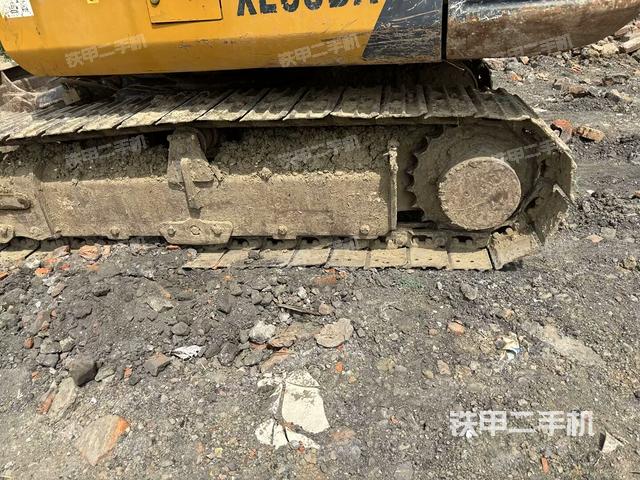 單側(cè)履帶整體（整機(jī)外觀）