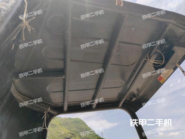 座椅右側(cè)控制臺/鑰匙門/油門/含右手柄(駕駛室部分) 座椅右側(cè)控制臺/鑰匙門/油門/含右手柄(駕駛室部分)