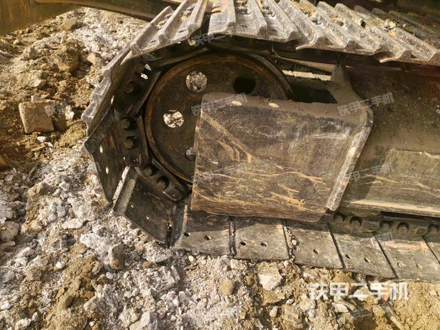 右驅動輪（行走機構）