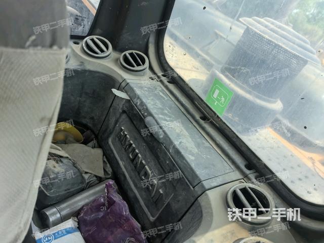 座椅后部(駕駛室部分) 座椅后部(駕駛室部分)