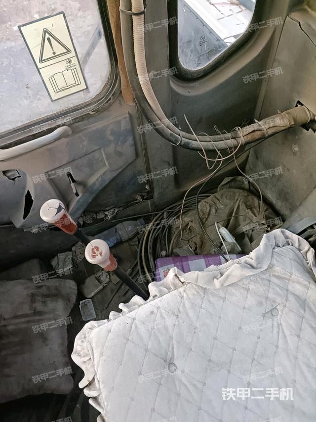 駕駛室操作臺(整機外觀及大件) 駕駛室操作臺(整機外觀及大件)