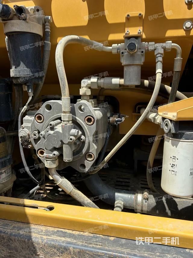 液壓泵室(大件艙室) 液壓泵室(大件艙室)