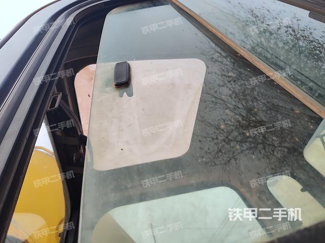 駕駛室頂部(整機外觀) 駕駛室頂部(整機外觀)