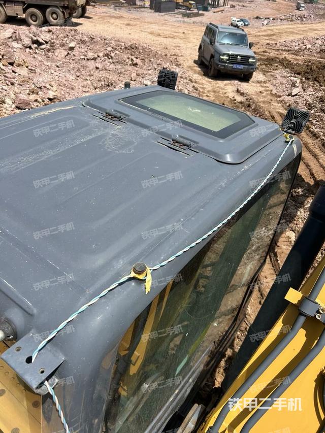 駕駛室頂部俯視(上車(chē)部件) 駕駛室頂部俯視(上車(chē)部件)