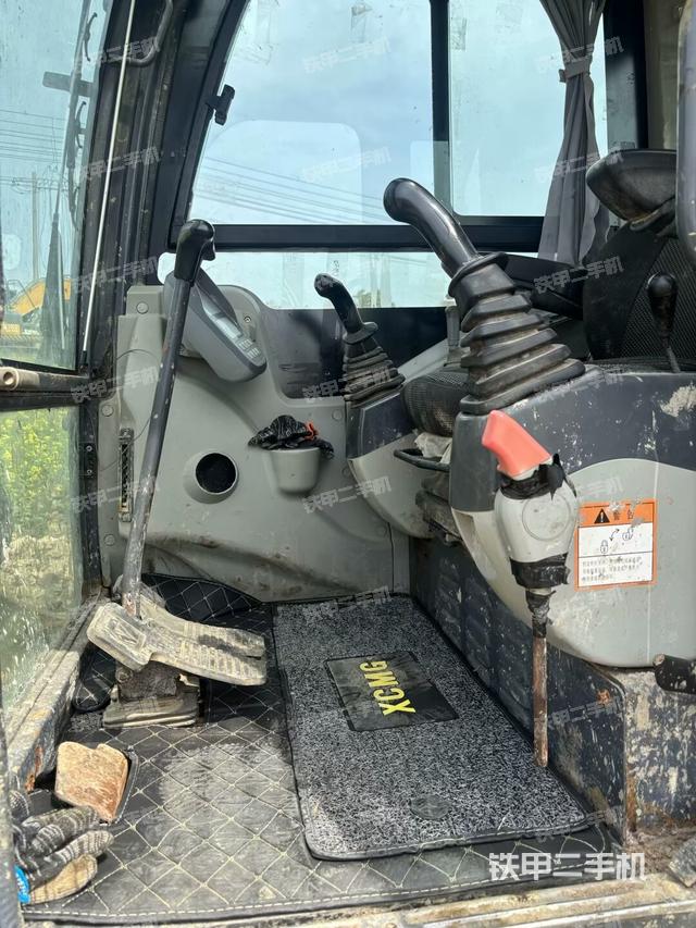 駕駛室整體（整機(jī)外觀）