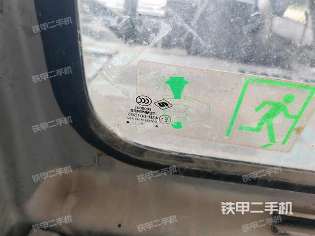 右側(cè)玻璃角標(biāo)(駕駛室部分) 右側(cè)玻璃角標(biāo)(駕駛室部分)
