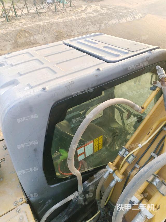 駕駛室頂部俯視（上車(chē)部件）