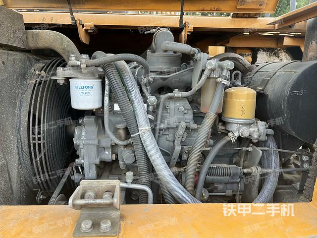 發(fā)動機整體俯視(整機外觀) 發(fā)動機整體俯視(整機外觀)