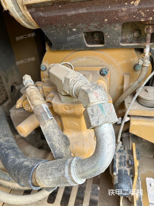 液壓泵艙室正面整體（整機(jī)外觀）