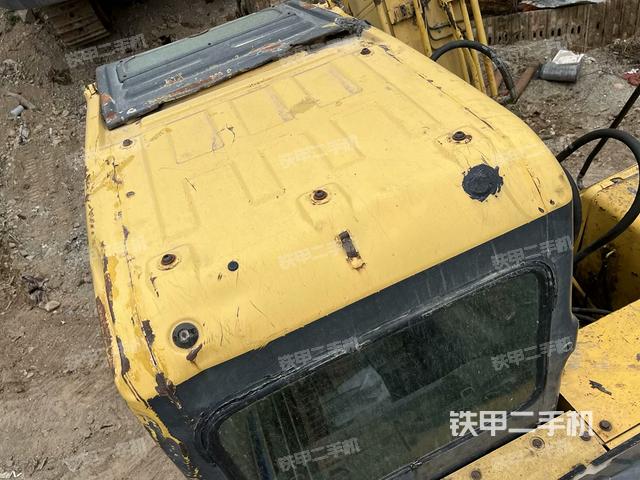 驾驶室顶部（整机外观）