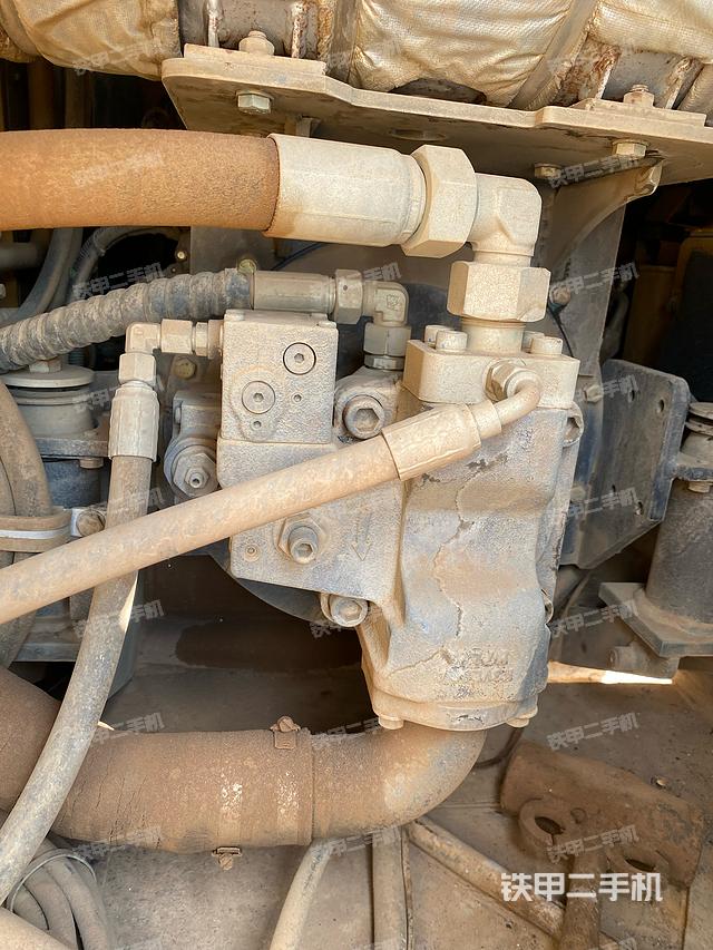 液壓泵艙室正面整體（整機(jī)外觀）