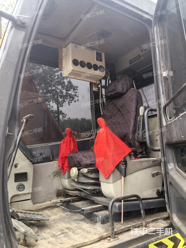 驾驶室整体（整机外观）