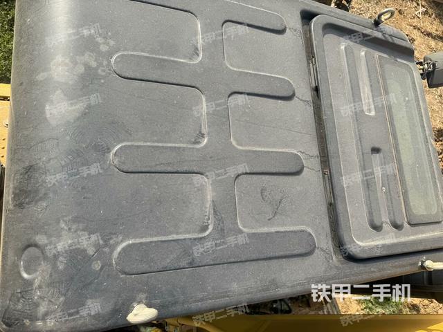 駕駛室頂部(整機外觀) 駕駛室頂部(整機外觀)