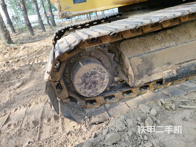 右驅(qū)動輪（行走機(jī)構(gòu)）