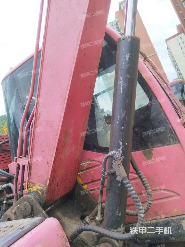 大臂根部?斜（工作和回轉(zhuǎn)裝置）