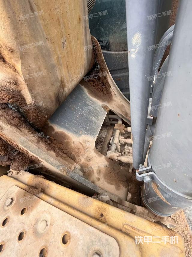 大臂根部 斜视（工作和回转装置）