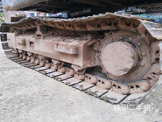 右側(cè)履帶整體?（行走機(jī)構(gòu)）