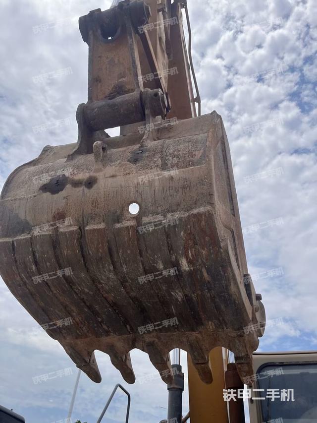 小臂整体左后（工作和回转装置）