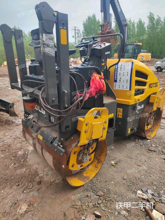 整機右后45°（設備外觀及核心部件）