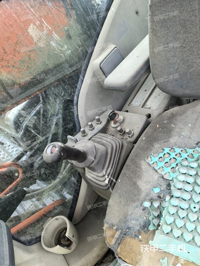 座椅左側(cè)控制臺/音響/含左手柄（駕駛室部分）