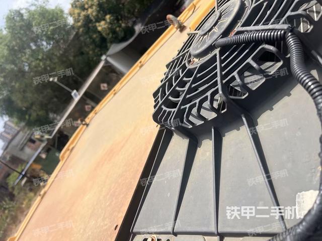 駕駛室外頂全景（壓路機(jī)駕駛室）