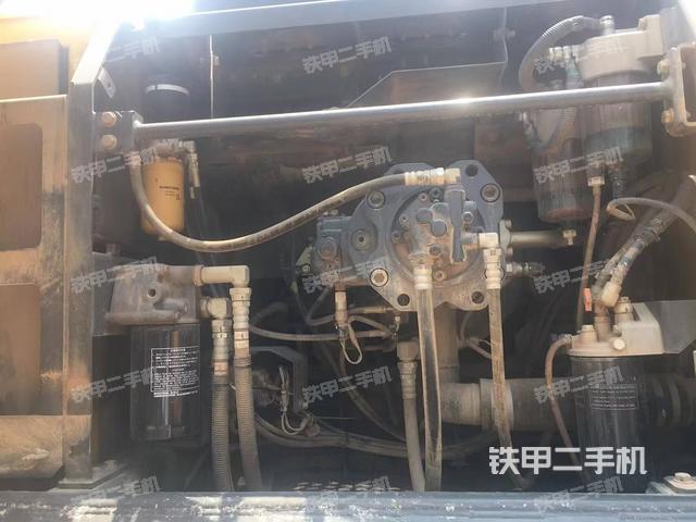 液壓泵艙室正面整體（整機(jī)外觀）