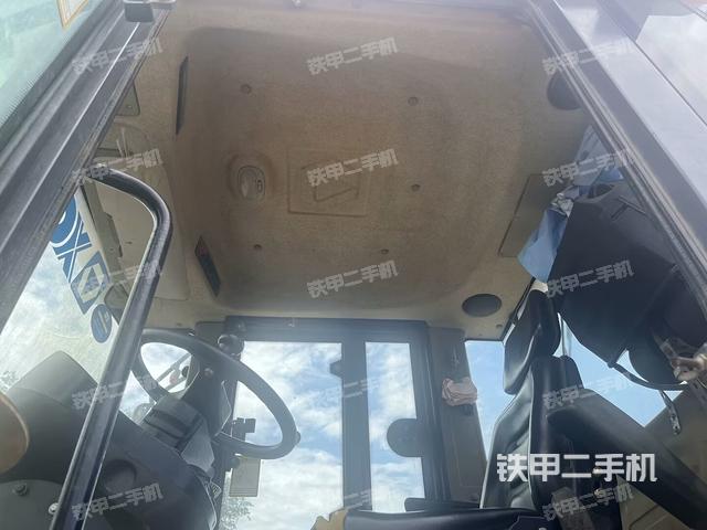 儀表盤全景（壓路機(jī)駕駛室）