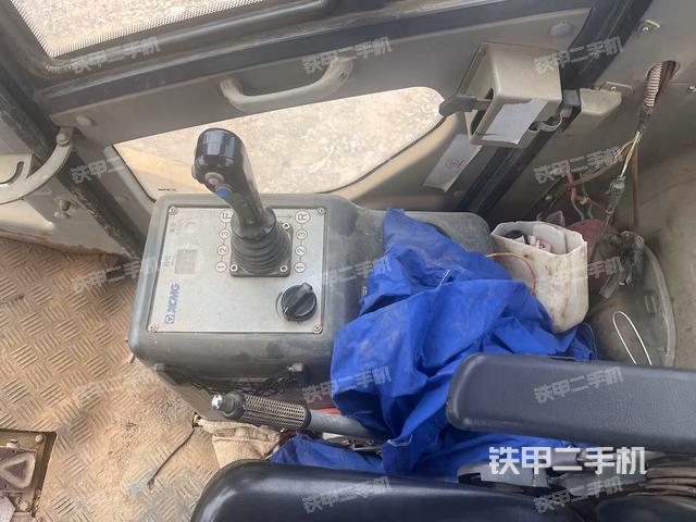 操作把手（壓路機(jī)駕駛室）