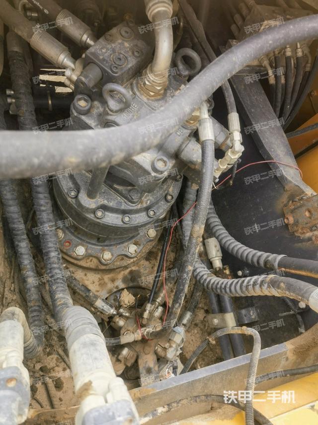 回轉(zhuǎn)馬達(dá)和主控閥（整機(jī)外觀）